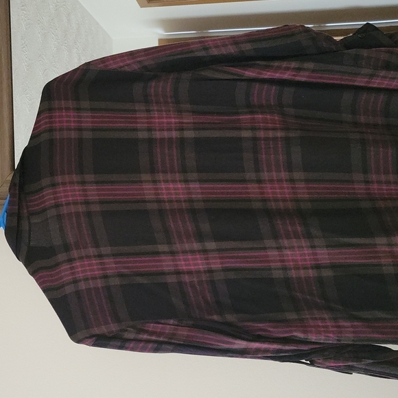 Express Flannel top - Picture 4 of 4